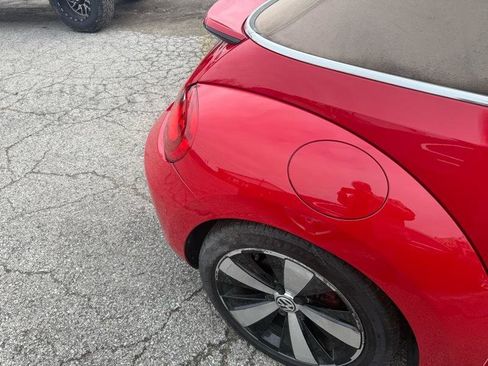 Used 2013 Volkswagen Beetle 2.0T image 4
