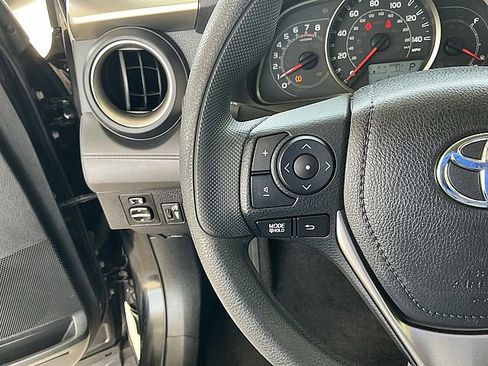 Used 2015 Toyota RAV4 LE FWD image 19