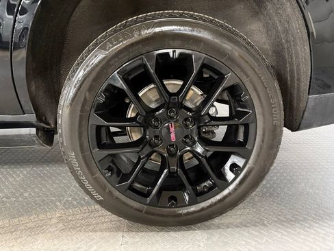 Used 2023 GMC Yukon Denali image 7