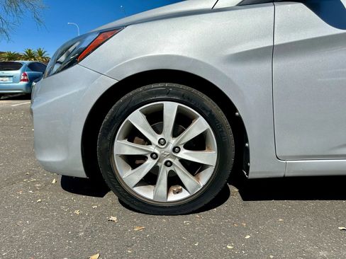 Used 2012 Hyundai Accent SE image 17