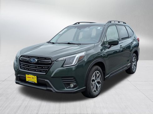 Used 2024 Subaru Forester Premium AWD/4WD image 3