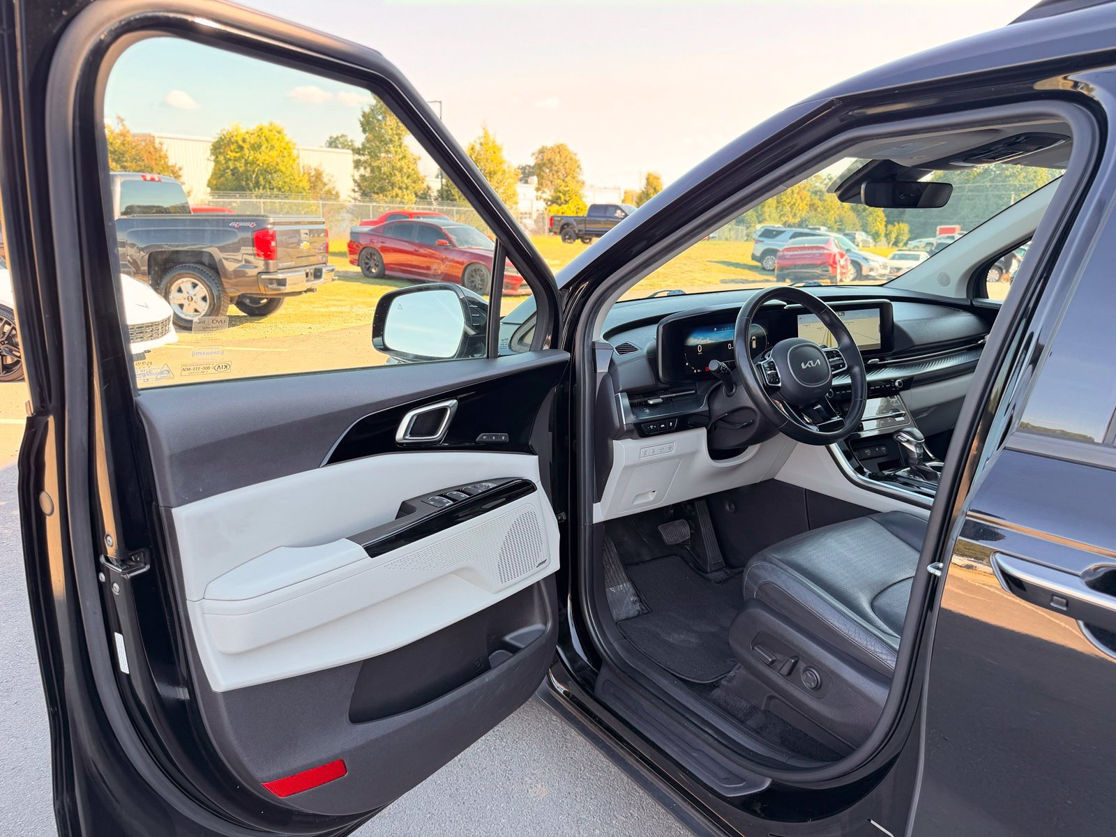 Used 2022 Kia Carnival SX Prestige FWD image 16