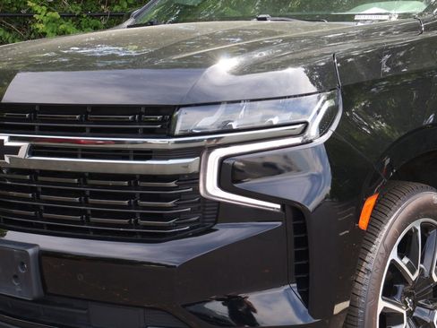 Certified 2022 Chevrolet Tahoe RST w/ Sport Performance Package AWD/4WD image 3