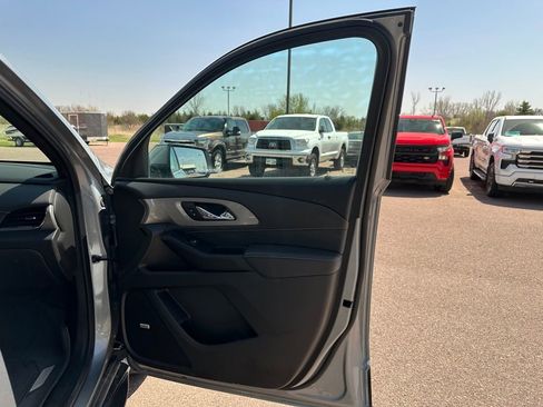 Used 2023 Chevrolet Traverse LT AWD/4WD image 30
