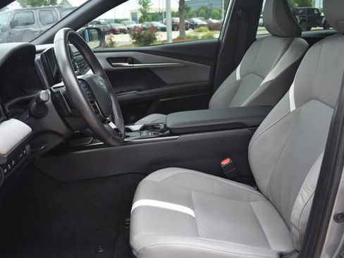 Used 2025 Toyota Camry SE FWD image 15