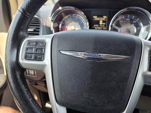 Used 2015 Chrysler Town & Country Touring w/ Driver Convenience Group FWD image 46