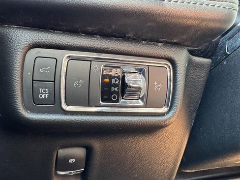 Used 2021 Lincoln Nautilus Reserve image 22