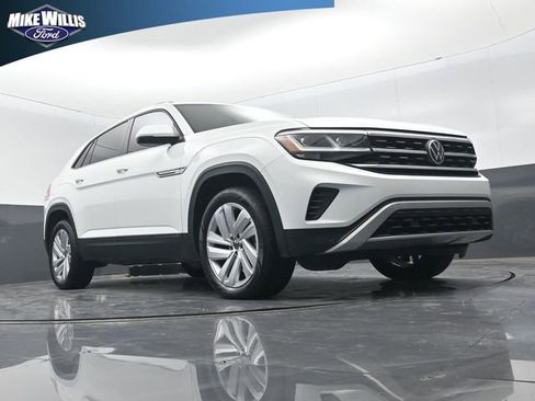 Used 2023 Volkswagen Atlas Cross Sport SE w/ Panoramic Sunroof Package image 17