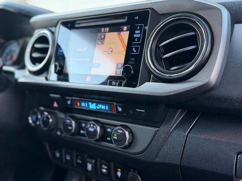 Used 2019 Toyota Tacoma TRD Off-Road image 50