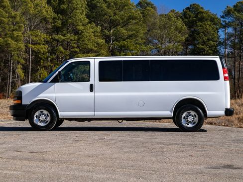 Used 2020 Chevrolet Express 3500 LS image 8
