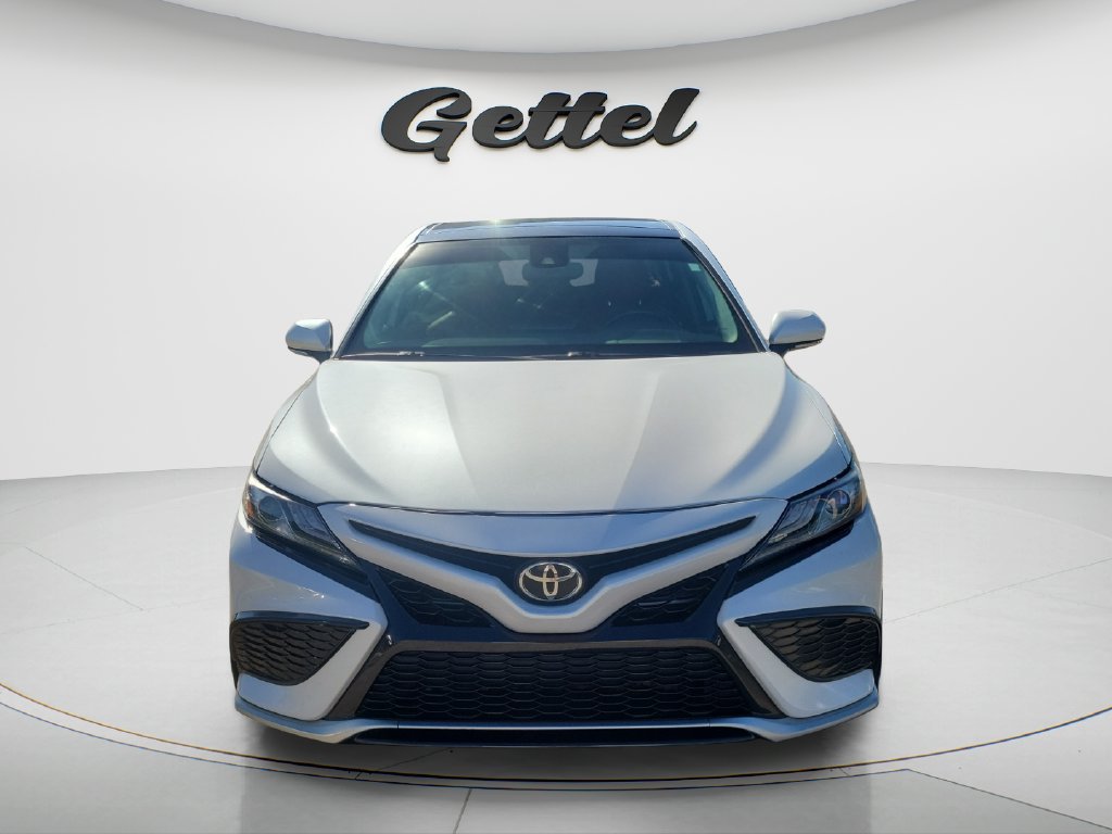 Used 2021 Toyota Camry XSE FWD image 2