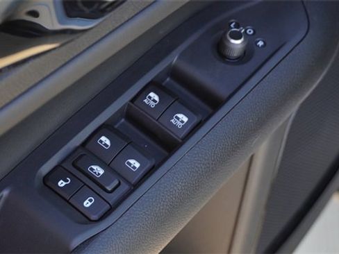 New 2026 Jeep Compass Latitude image 21