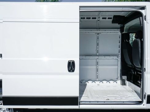 Used 2023 RAM ProMaster 3500 FWD image 13