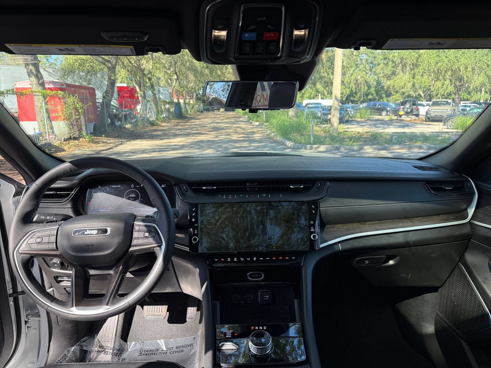 Used 2026 Jeep Grand Cherokee Limited AWD/4WD image 32