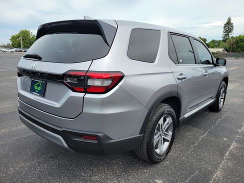 Used 2025 Honda Pilot EX-L image 5