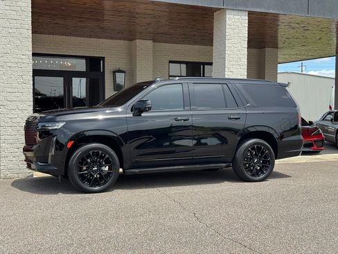 Used 2023 Cadillac Escalade Premium Luxury AWD/4WD image 5