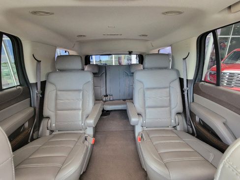 Used 2019 GMC Yukon Denali w/ Denali Ultimate Package image 18