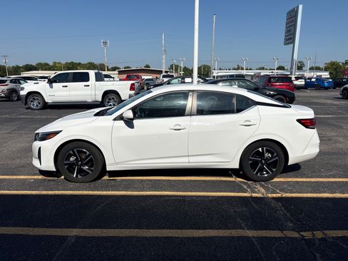 Used 2025 Nissan Sentra SV FWD image 6
