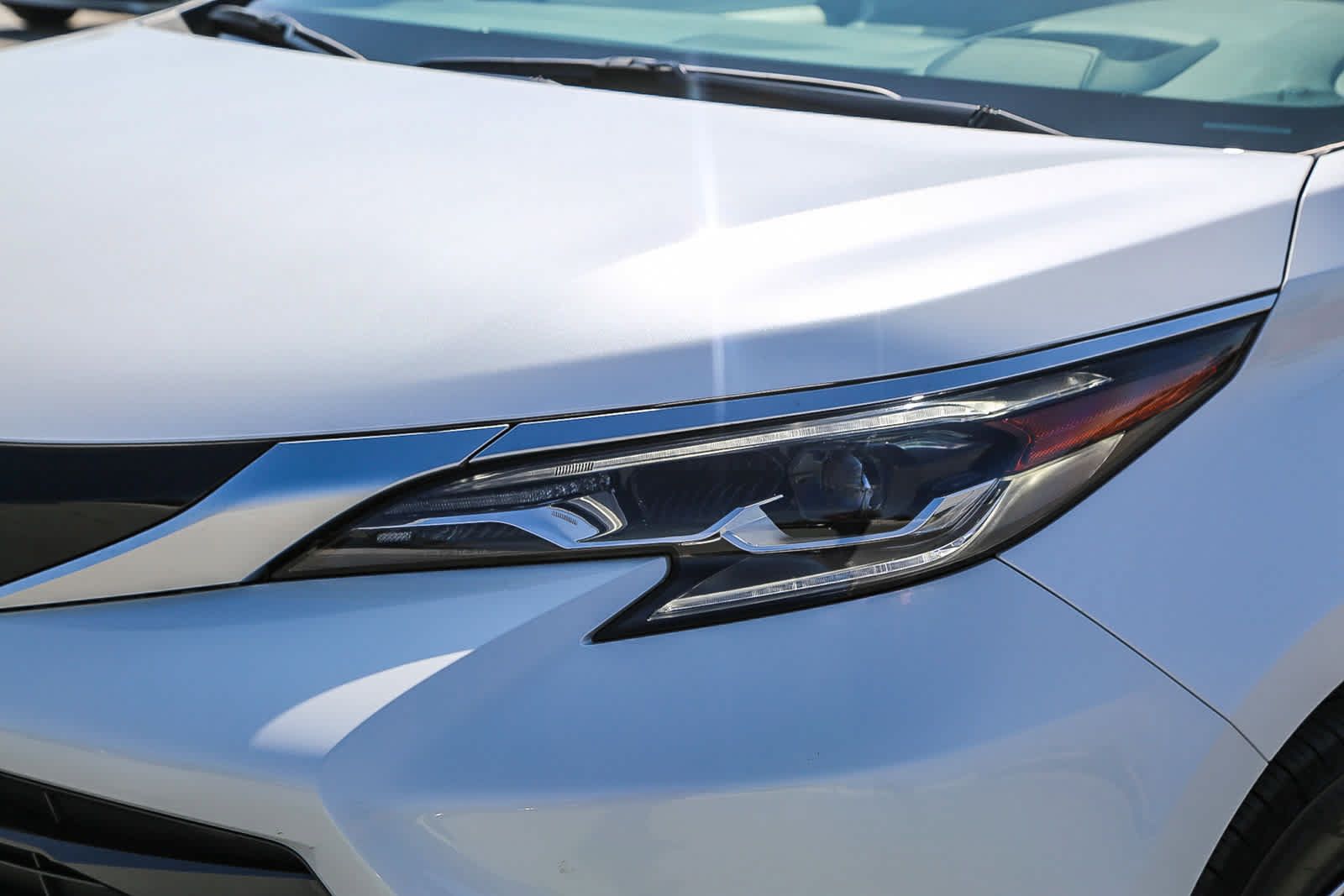Used 2026 Toyota Sienna Platinum AWD/4WD image 8