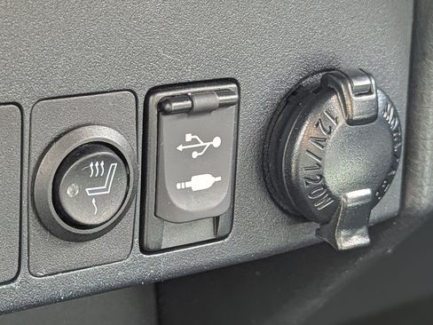 Used 2013 Toyota RAV4 XLE image 20