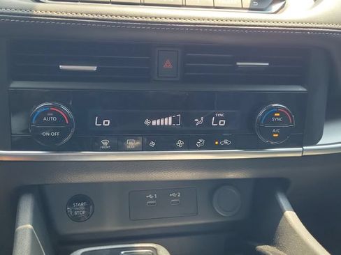 Used 2024 Nissan Rogue SV FWD image 29