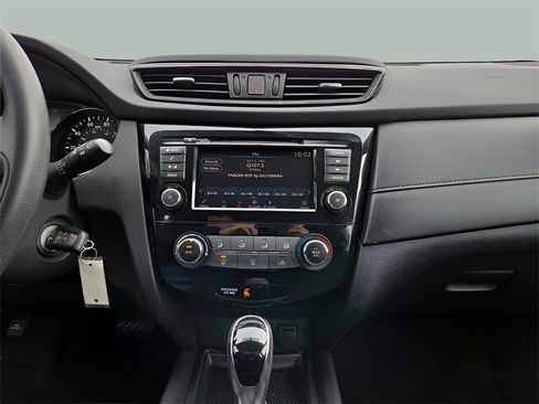 Used 2018 Nissan Rogue S image 15