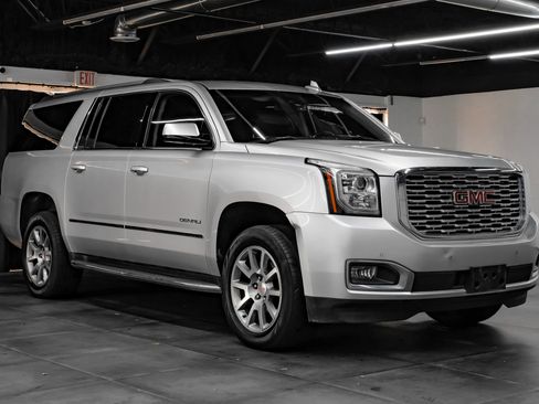 Used 2020 GMC Yukon XL Denali RWD image 8