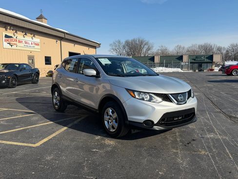 Used 2019 Nissan Rogue Sport S image 3