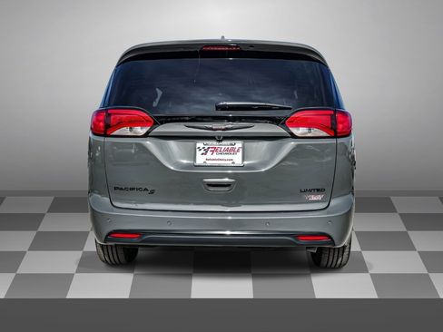 Used 2020 Chrysler Pacifica Limited w/ Quick Order Package 27H Red S image 5