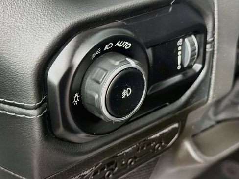 Used 2024 Jeep Wrangler Unlimited Rubicon AWD/4WD image 10