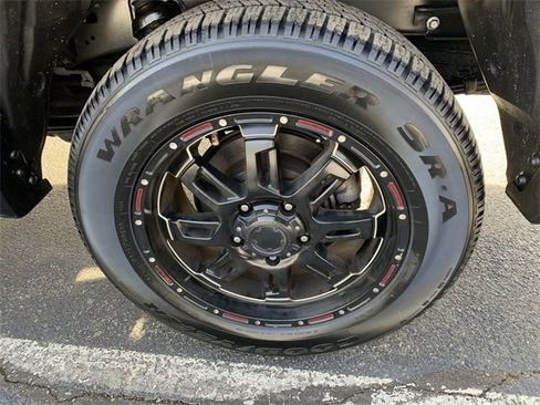 Used 2016 Toyota Tundra SR5 image 32