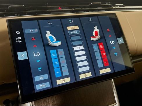 Used 2025 Land Rover Range Rover Long Wheelbase SE AWD/4WD image 23