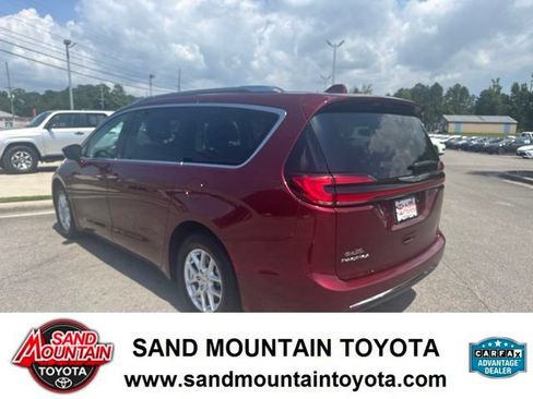 Used 2021 Chrysler Pacifica Touring-L FWD image 5