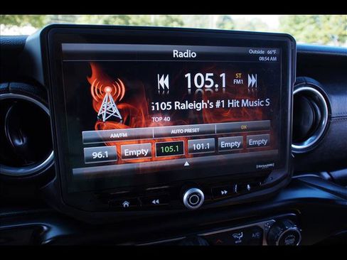 Used 2018 Jeep Wrangler Unlimited Sahara image 35