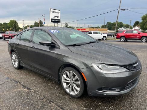 Used 2016 Chrysler 200 S FWD image 1