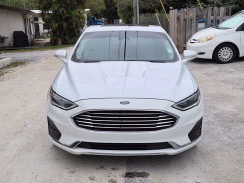 Used 2019 Ford Fusion SEL image 2