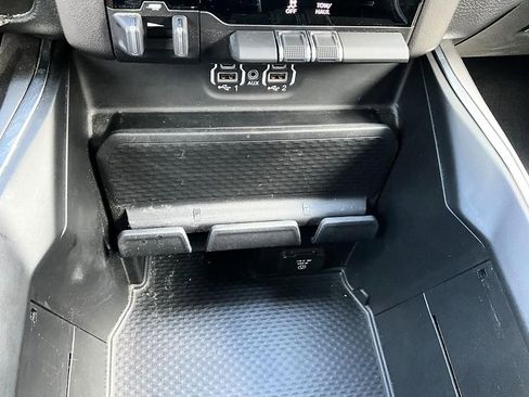 Used 2023 RAM 1500 Laramie AWD/4WD image 25
