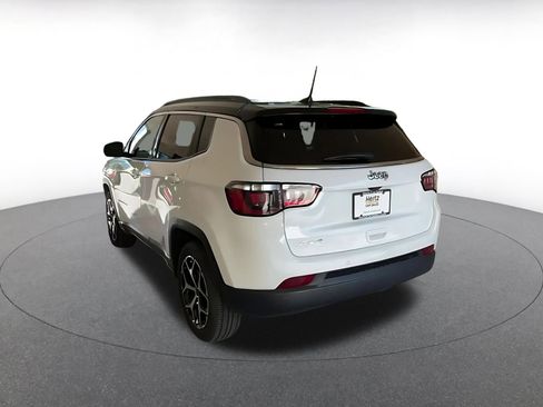 Used 2025 Jeep Compass Limited image 11