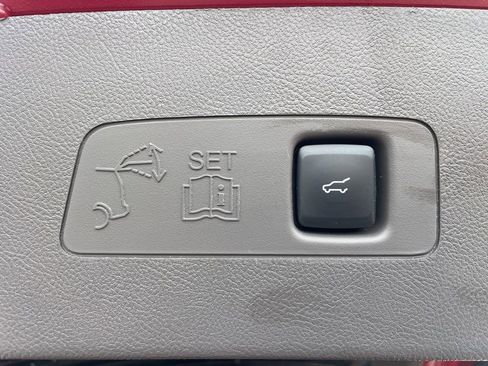 Used 2023 Lincoln Corsair Reserve w/ Rear Removable Package Tray image 7