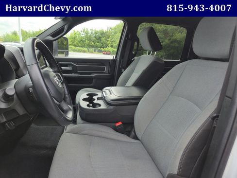 Used 2024 RAM 3500 Big Horn AWD/4WD image 25