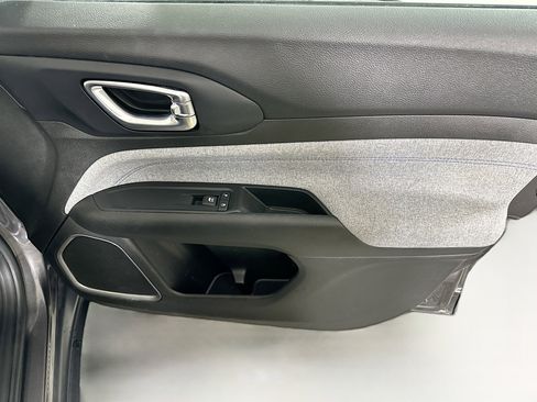 Used 2022 Jeep Compass Latitude w/ Convenience Group image 30