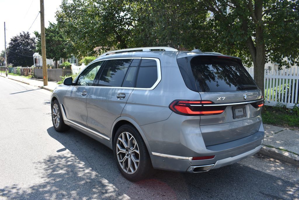 Used 2025 BMW X7 xDrive40i AWD/4WD image 8