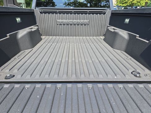Used 2025 Toyota Tacoma TRD Sport AWD/4WD image 12