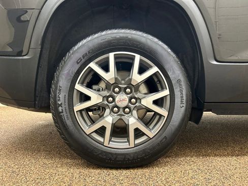 Used 2023 GMC Acadia SLE w/ Driver Convenience Package FWD image 30