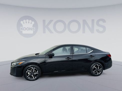 Used 2025 Nissan Sentra SV FWD image 2