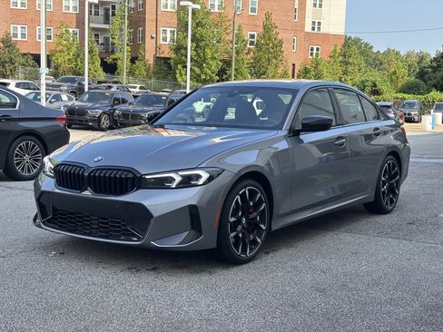 Used 2026 BMW 330i Sedan w/ M Sport Package RWD image 5