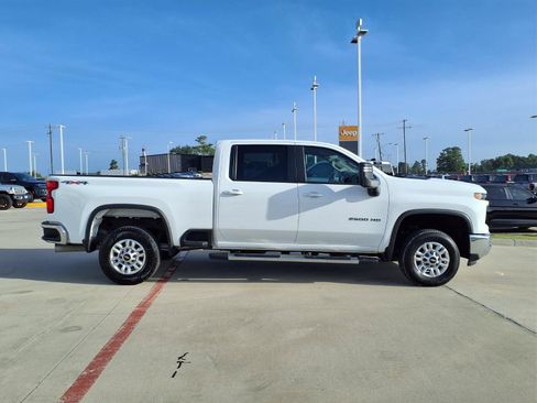 Used 2025 Chevrolet Silverado 2500 LT w/ Convenience Package AWD/4WD image 5
