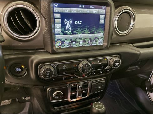 Used 2021 Jeep Wrangler Unlimited Sahara image 26