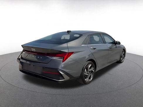 Used 2025 Hyundai Elantra SEL image 15