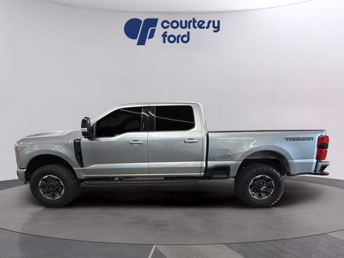 Certified 2024 Ford F250 Lariat w/ Tremor Off-Road Package AWD/4WD image 4